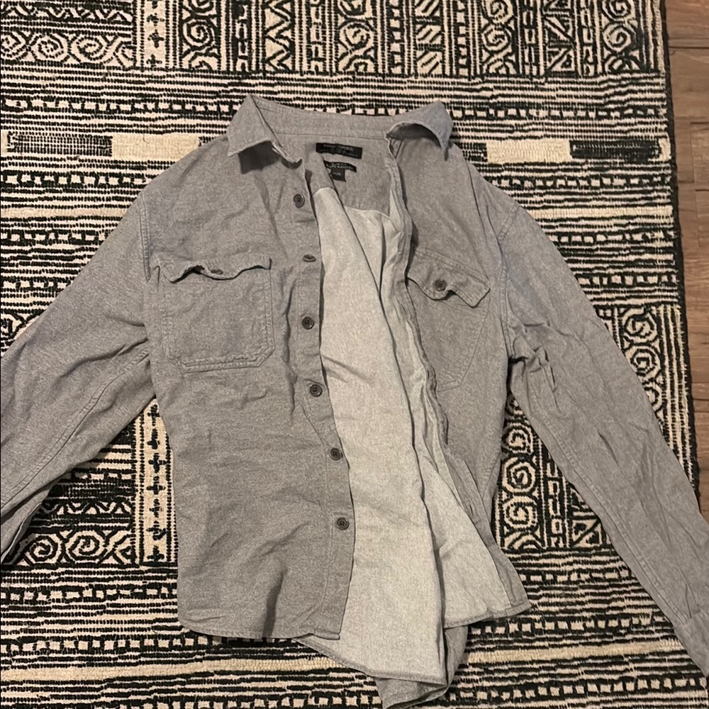Men's Gray button up shirt